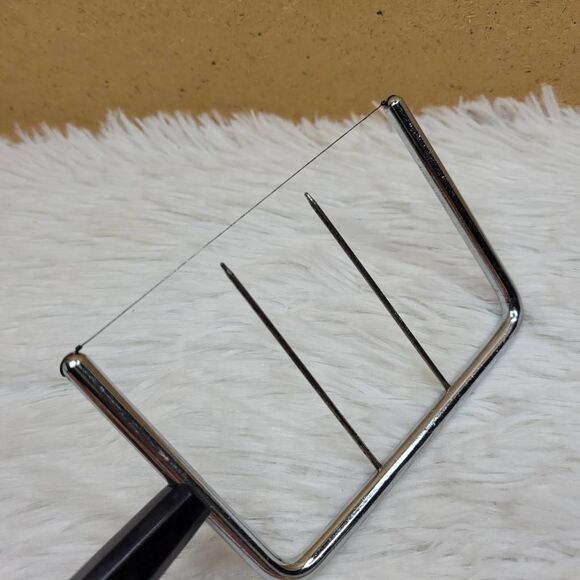 Vintage Midcentury Modern Black Bakelite Cheese Slicer - Picture 6 of 6